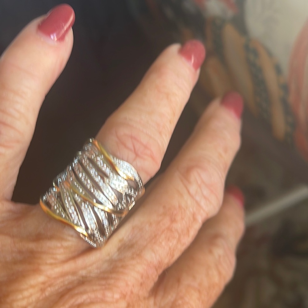 Cigar style rhinestone band size 5